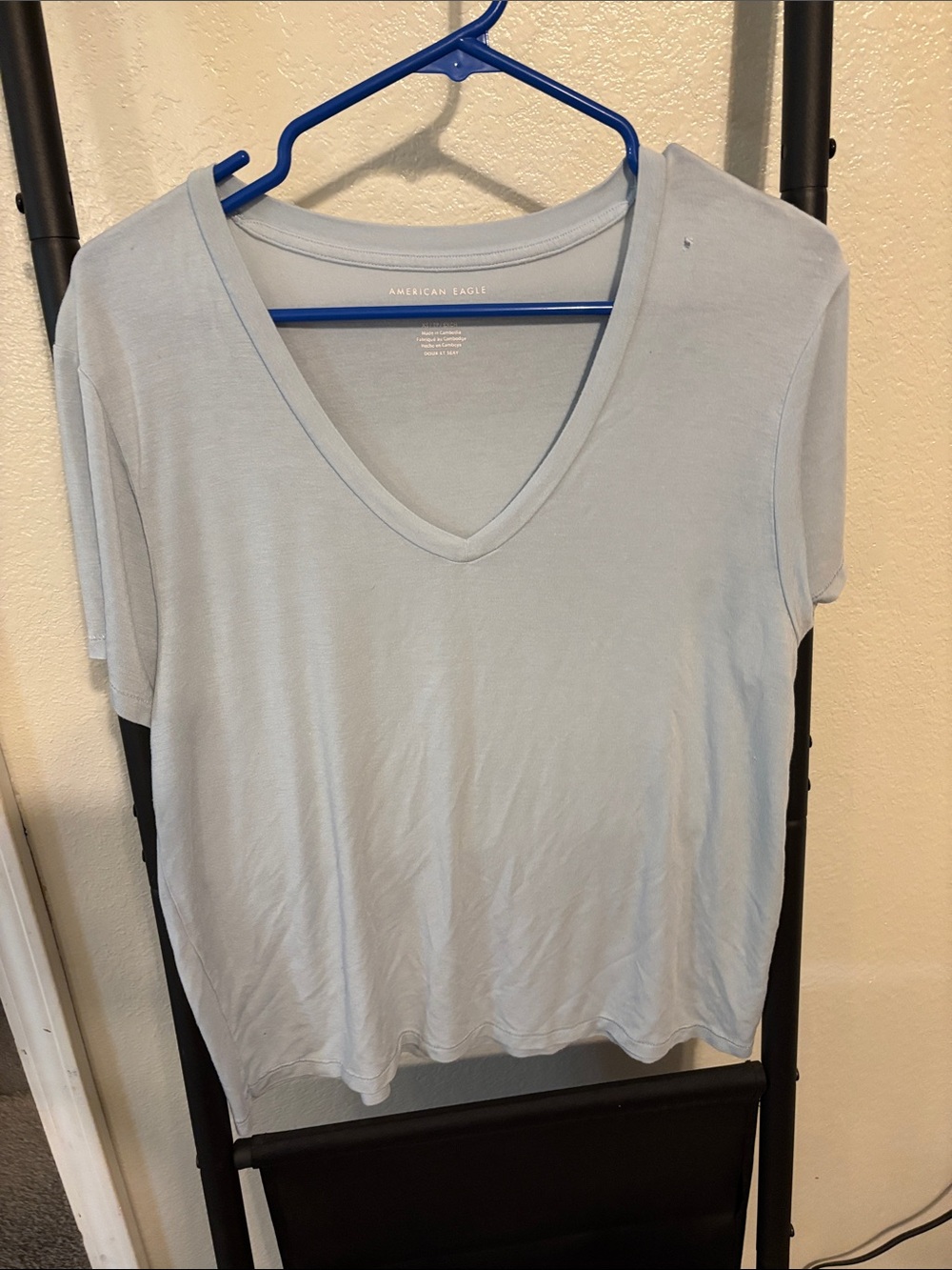 American Eagle Outfitters Pale Blue V-Neck Short Sleeve Tee